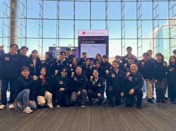 30일 서울 강남 코엑스에서 열린 과학기술정보통신부 주관 독자 AI 파운데이션 모델 1차 발표회에 참가한 K-엑시원 컨소시엄 [사진=LG]