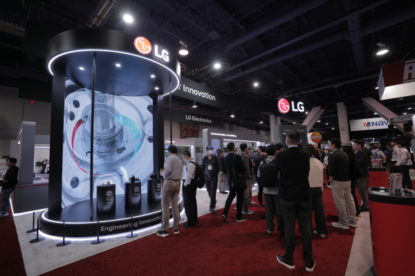 LG전자는 4일까지 미국 라스베가스에서 열린 'AHR 2026'에서 레시프로 컴프레서, 로타리 컴프레서, 팬모터의 구조적 혁신 기술을 담은 코어테크를 소개했다. [사진=LG전자]