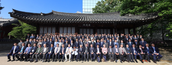 ▲진료 개시 100주년 기념식 연세의대 정형외과학교실 단체사진