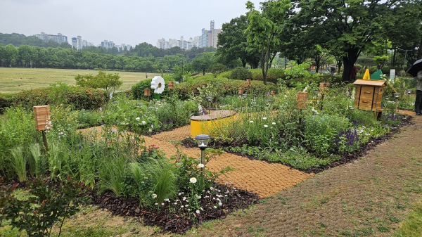 보라매공원에 조성된 플랜비(Plan Bee) 2호 정원. [사진=현대엔지니어링]